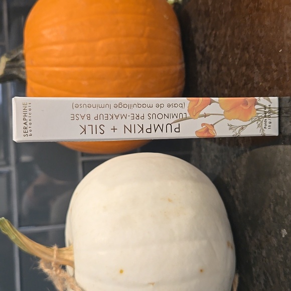 Seraphine Makeup Base - Picture 4 of 6